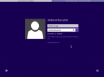 Windows 8 Anmeldebildschirm, mit Domänenauthentifizierung. Virtualisiert am Unterrichtscomputer.